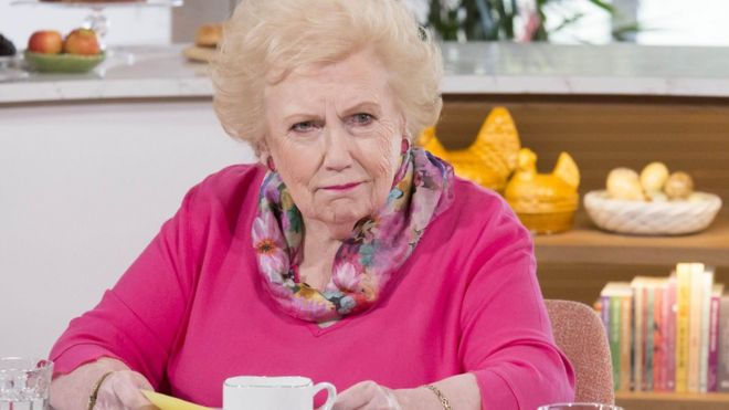 Celebrity deaths - Page 6 _89033395_this_morning_denise_robertson_02