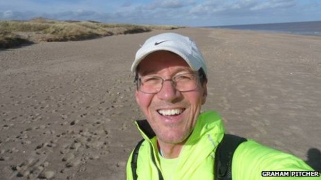 Graham Pitcher on Skegness beach - _74029702_74028497