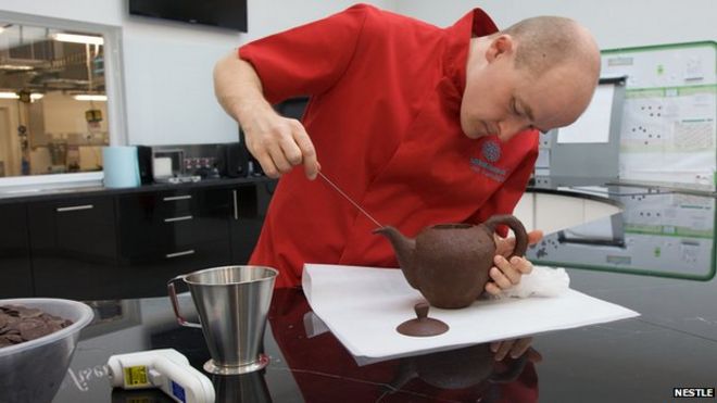Making the chocolate teapot