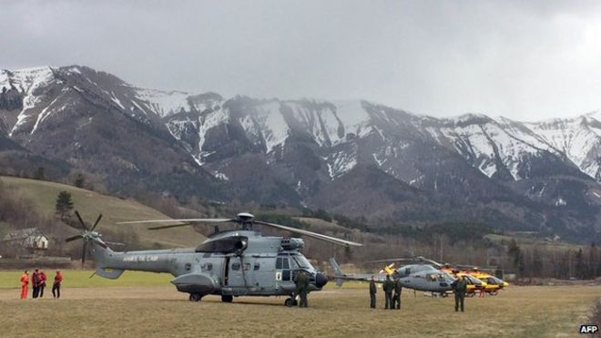 Helicopters in Seyne, near the crash site