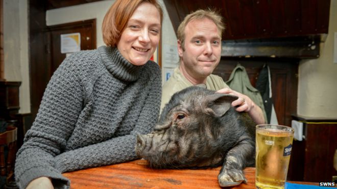 Vicky and Ian Taylor-Ross with Frances Bacon