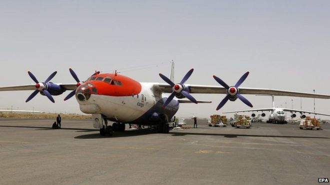 Planes carrying aid arrive in Sanaa on 10 April 2015