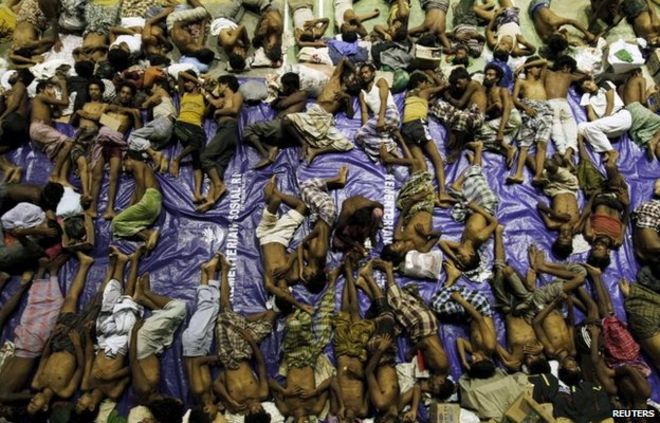 Migrants rest at a centre in Lhoksukon in Indonesia's Aceh Province (11 May 2015)