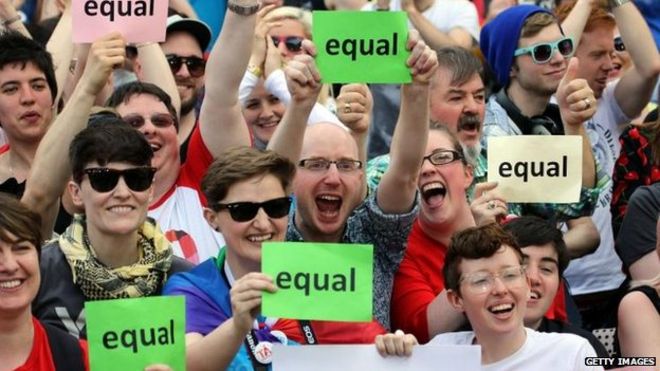 Huge Republic of Ireland vote for gay marriage - BBC News