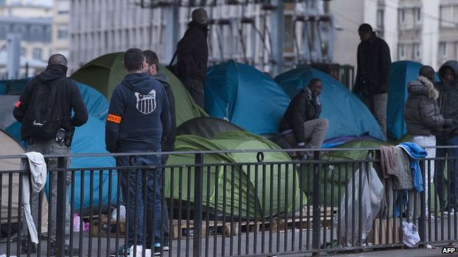 La Chapelle camp under bridge, 2 Jun 15