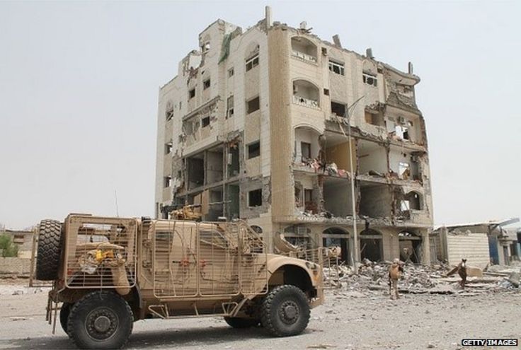 Damaged building in Aden