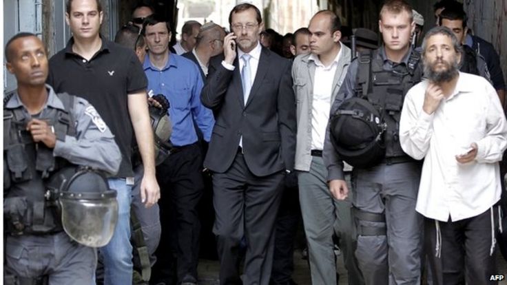 Israeli MP Moishe Feiglin with entourage after visiting the Dome of the Rock compound (02/11/14)