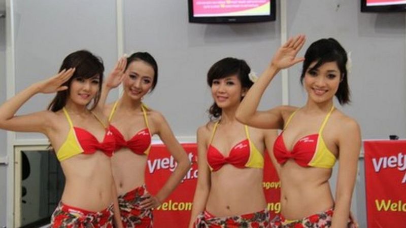 Vietnam S Bikini Airline Vietjet Takes Off In Public Listing Bbc News