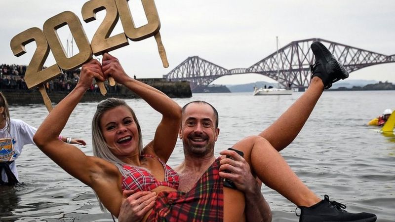 Scotland Rings In With Hogmanay Celebrations Bbc News