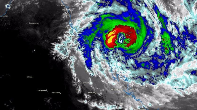 Cyclone Debbie Monster Storm Reaches Australian Islands Mph Winds