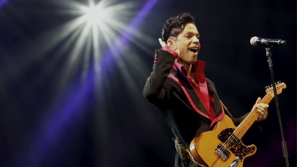 Prince performs in 2010
