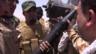 Milicianos xiitas em Bagdá mostrar as armas que eles dizem foram comprados de Irã