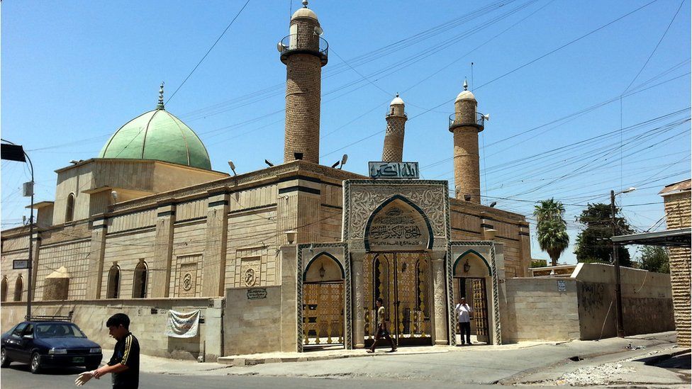 the Al-Noori Al-Kabeer mosque in Mosul city, northern Iraq, 09 July 2014.