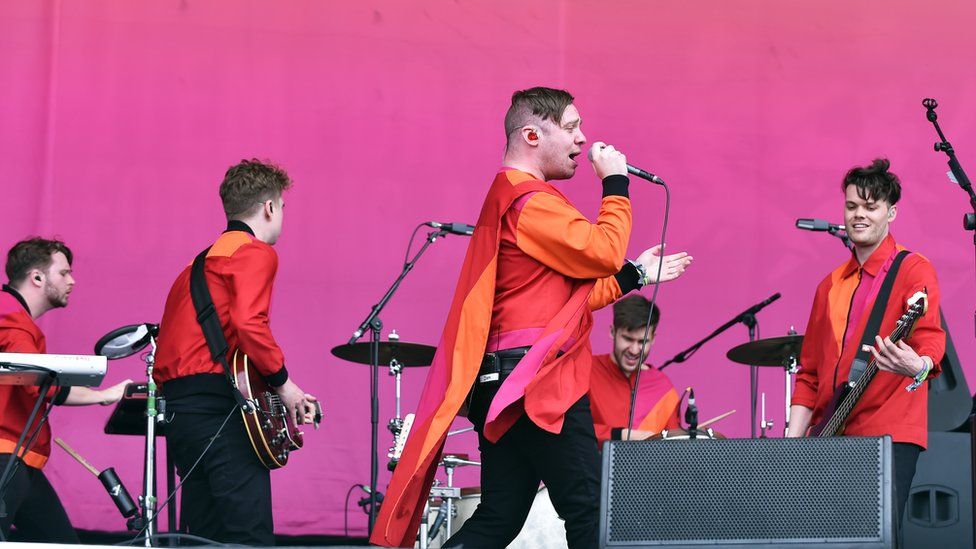 everything-everything-will-headline-a-gig-to-stop-music-venues-closing