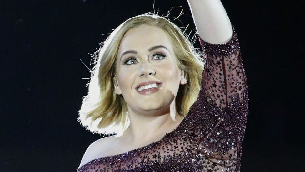 Adele confirms her marriage to Simon Konecki