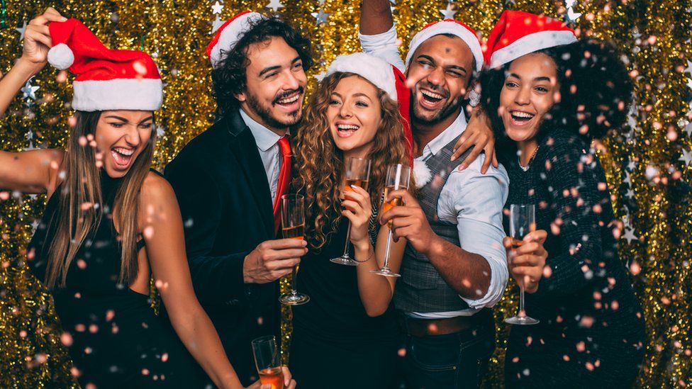 The five personalities at every Christmas party - BBC Newsbeat