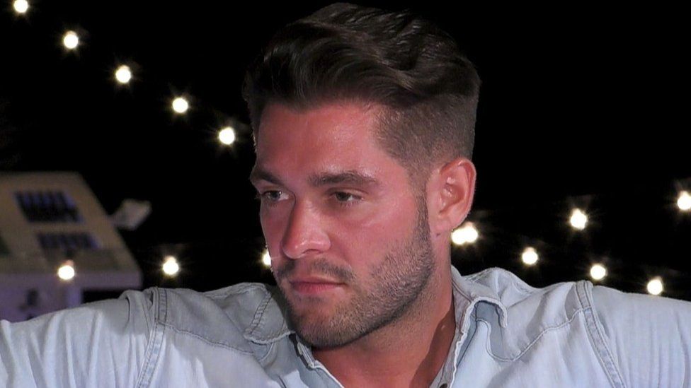 Jonny Mitchell leaves Love Island