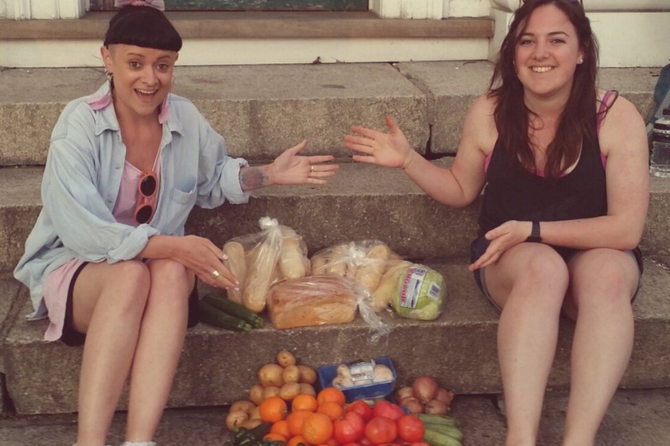 Travel the US for free? Here's how Sarah and Lilly did it BBC Newsbeat