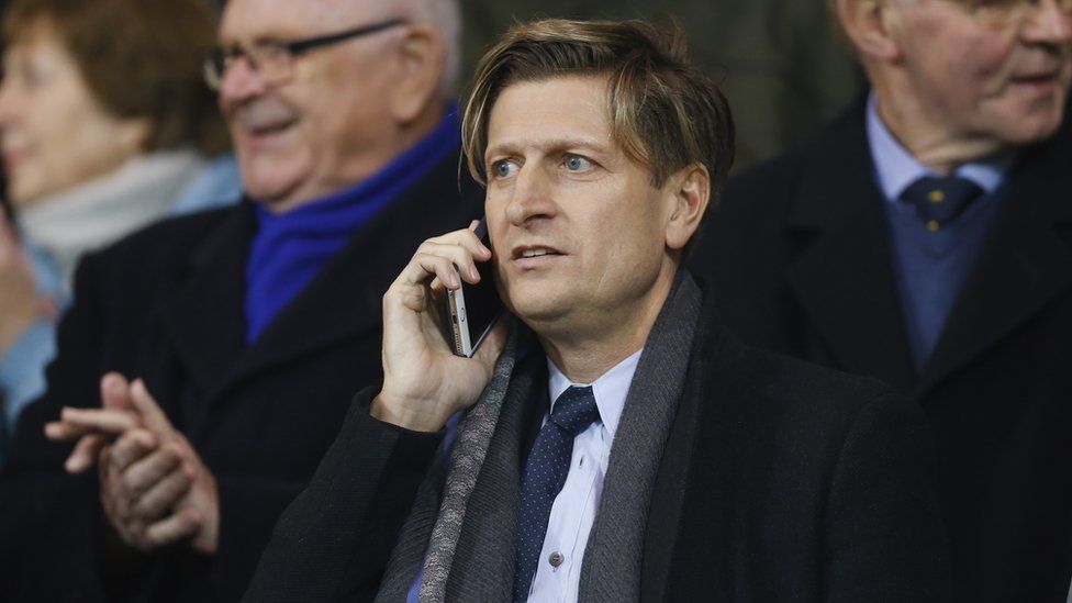 Crystal Palace Chairman Steve Parish And Ex Banker Jenny Campbell Join Dragons Den Bbc Newsbeat