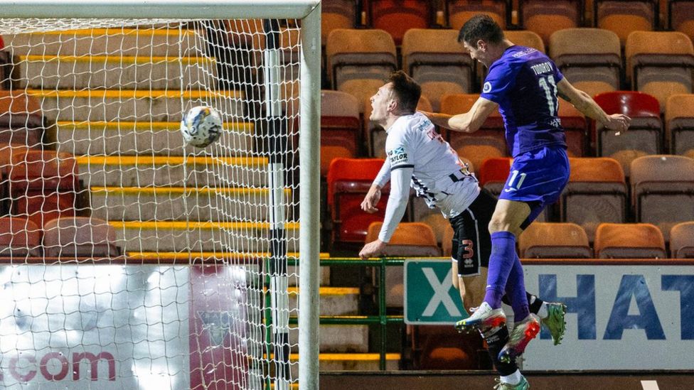 Dunfermline Athletic Airdrieonians Two Former Pars Players Help