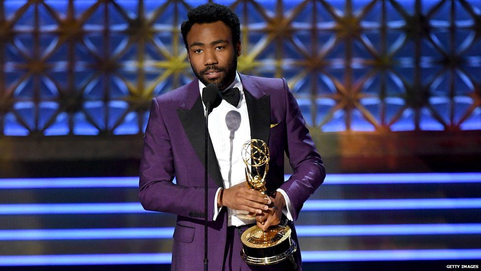 Resultado de imagem para emmy 2017 Donald Glover