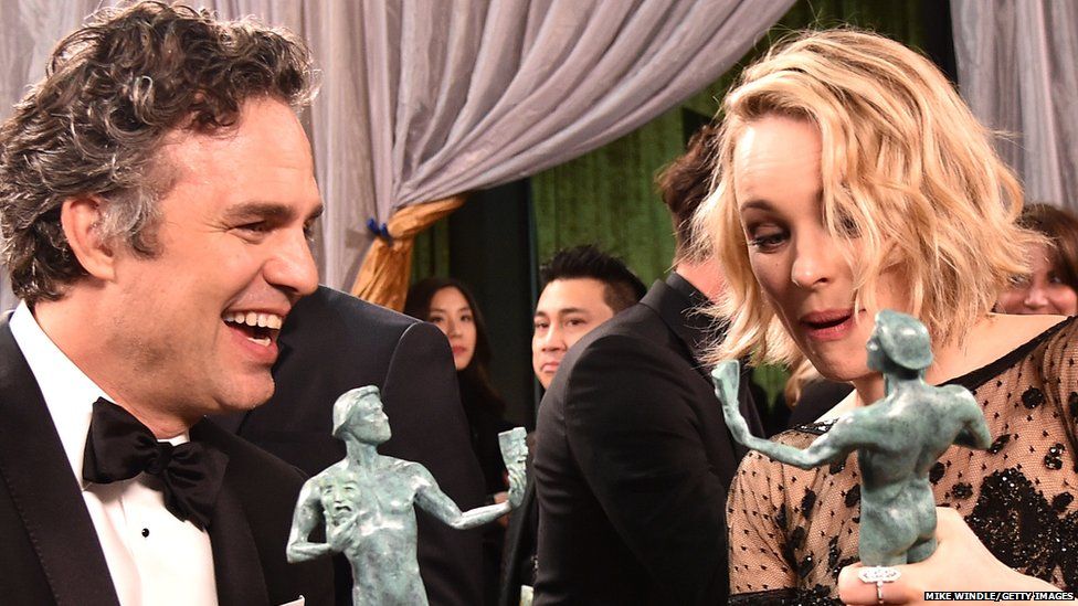 Mark Ruffalo and Rachel McAdams clutching their Screen Actors Guild Awards