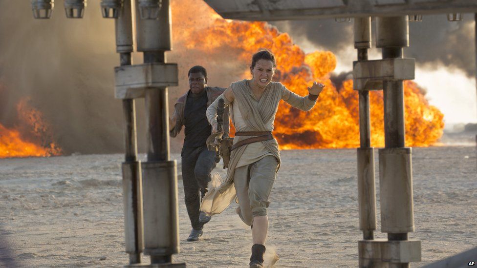 Daisy Ridley and John Boyega