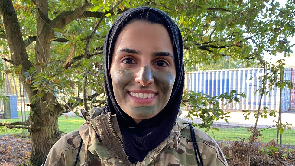 York Army Open Day Encourages Muslim Women Recruits BBC News