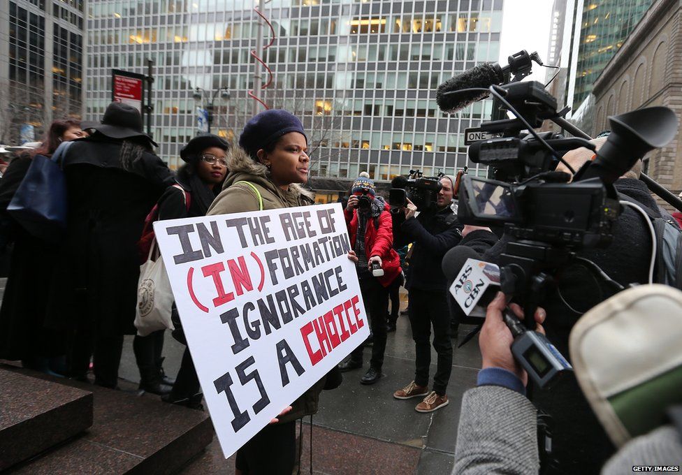 Three People Attend Anti-Beyonce Protest Outside NFL Headquarters In ...