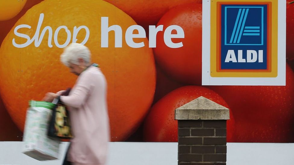 Lidl Plans To Build Largest Uk Warehouse Near Luton Bbc News