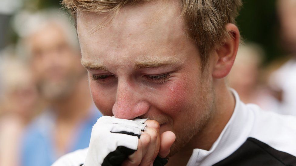 Londoner Tom Davies 19 Becomes Youngest Person To Cycle The World c Newsbeat