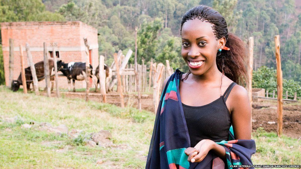 Amina, 19, from Rwanda