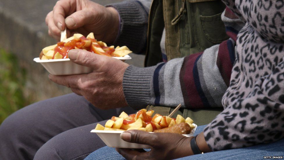 Couple eating chip