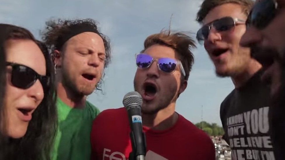 Fans sing Learn To Fly in Italy