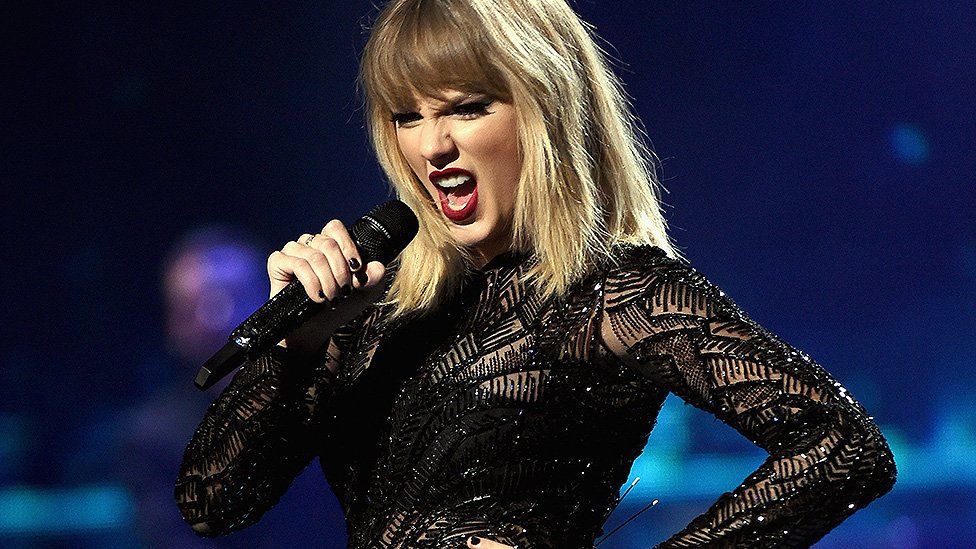 Conoce a quién le habla Taylor Swift en cada canción de desamor