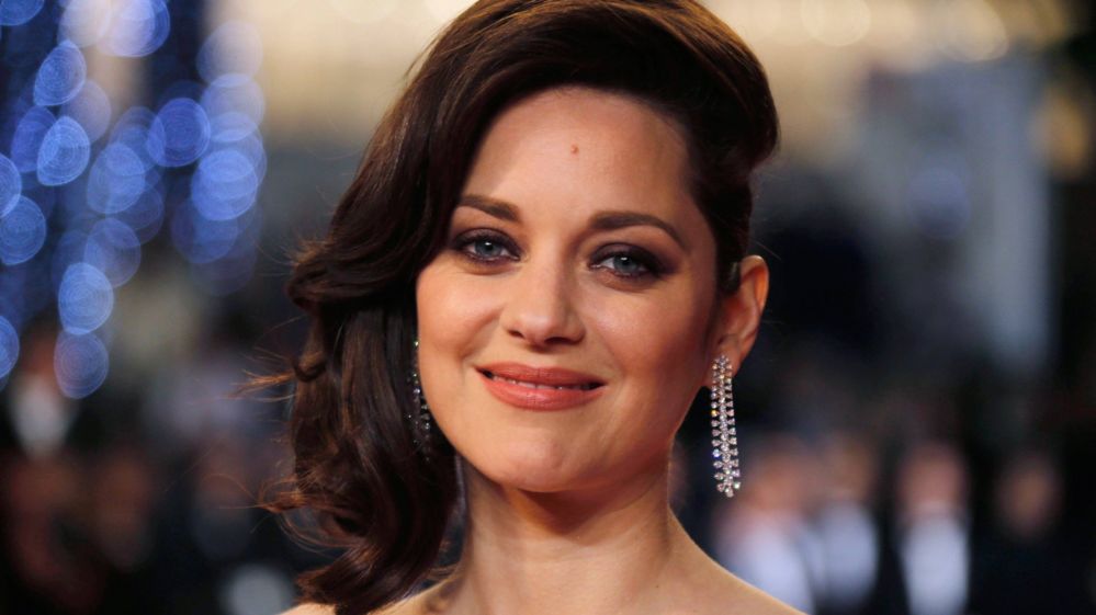 Marion Cotillard Denies Brad Pitt Affair Rumours Bbc Newsbeat 