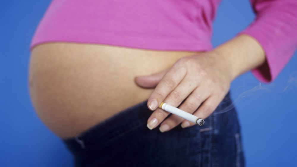 Image result for pregnant drinking cigaret