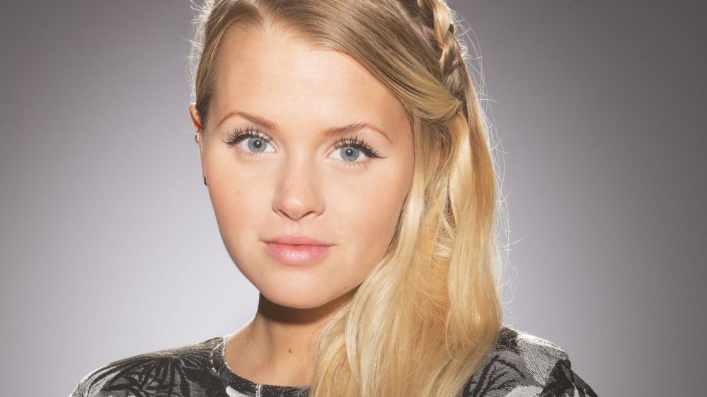 Who is lucy dating in eastenders