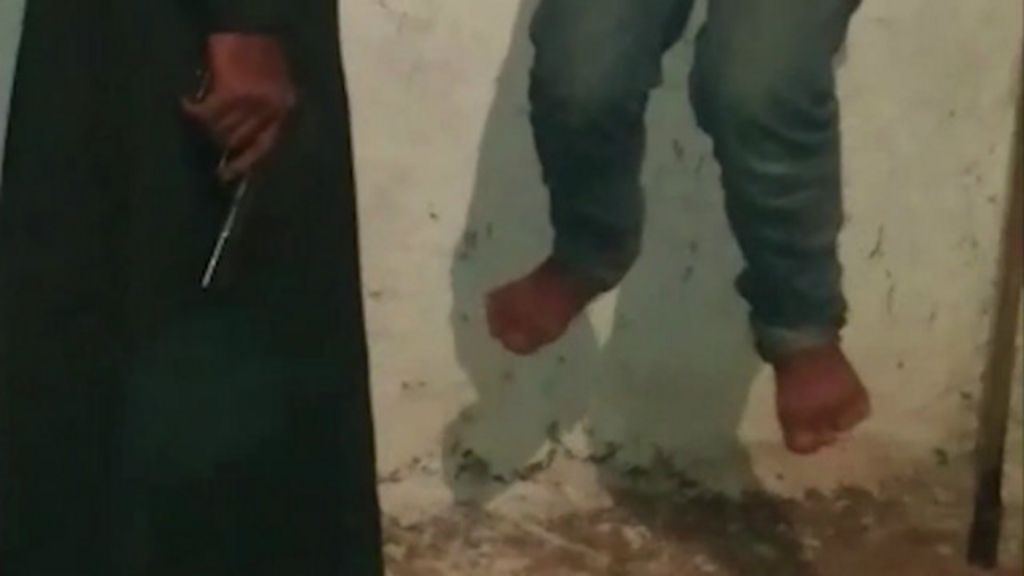 Vídeo Mostra Militantes Do Estado Islâmico Torturando Adolescente Bbc Brasil