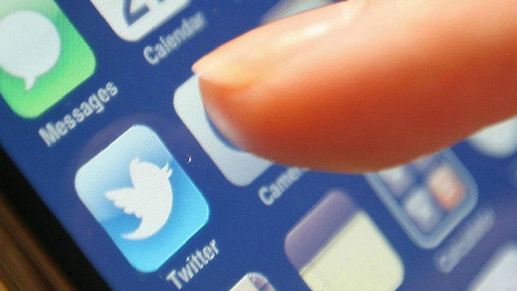ahok twitter pa 'hate BBC berpendapat dan Indonesia kebebasan Antara  speech'