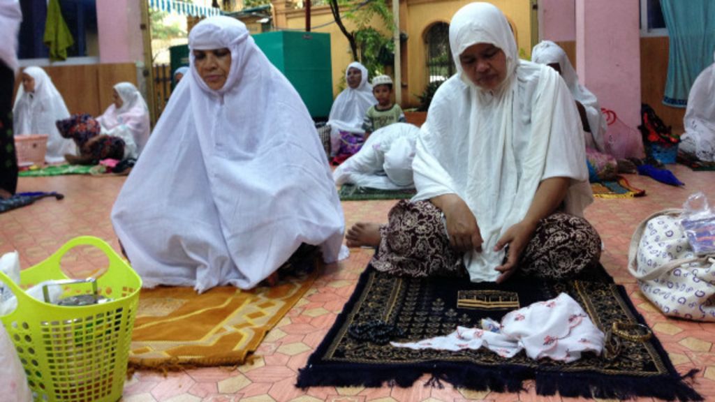 Perempuan di Myanmar tak bebas salat di masjid - BBC Indonesia