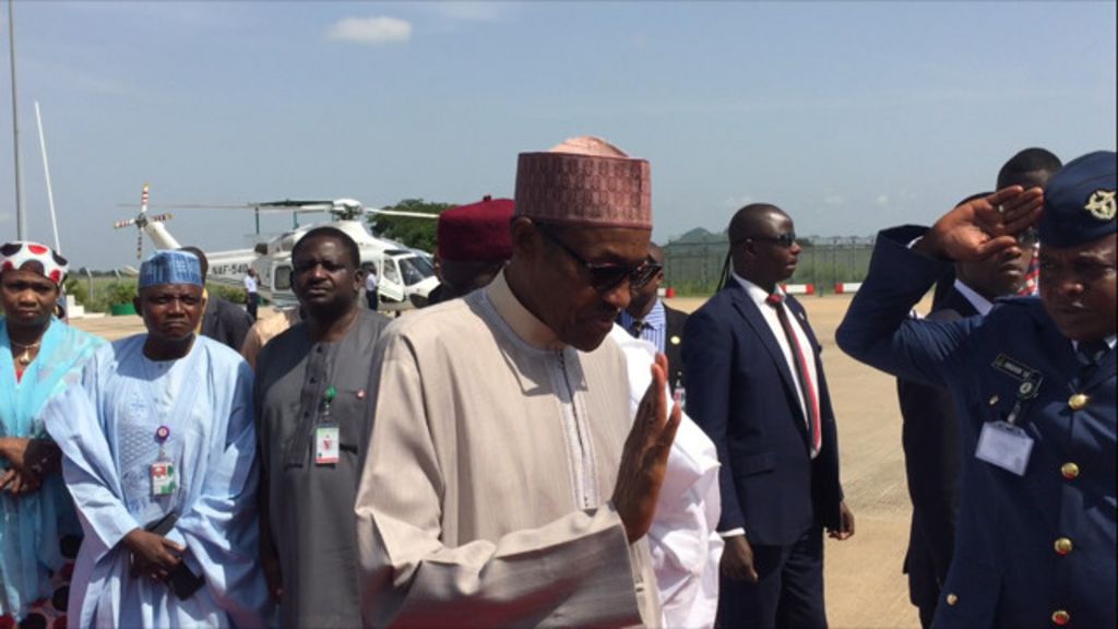 Buhari ya jinkirta komawa Nigeria - BBC Hausa