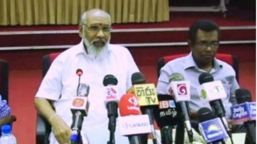 இலங்கை: வடக்கு, கிழக்கு மாகாணங்கள் இணைய விக்னேஸ்வரன் வலியுறுத்தல்