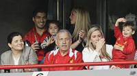 Luis Suárez junto a su familia