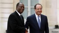 El presidente de Francia Francois Hollande y su homólogo de Costa de Marfil, Alassane Ouattara