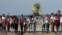 Cubanos celebran el triunfo de la Revolución Cubana