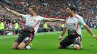 Steven Gerrard y Luis Suárez