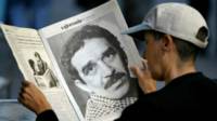 Periódico con foto de Gabriel García Márquez