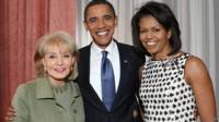 La presentadora Barbara Walters con los Obama