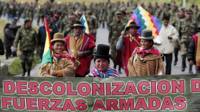 Indígenas en apoyo a los militares subalternos en El Alto